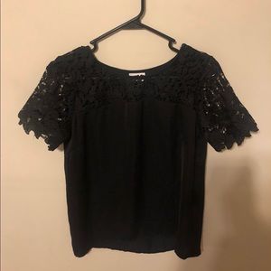 💛💜3 for $20 💜💛 VILA Vimelli Blocked Lace Top